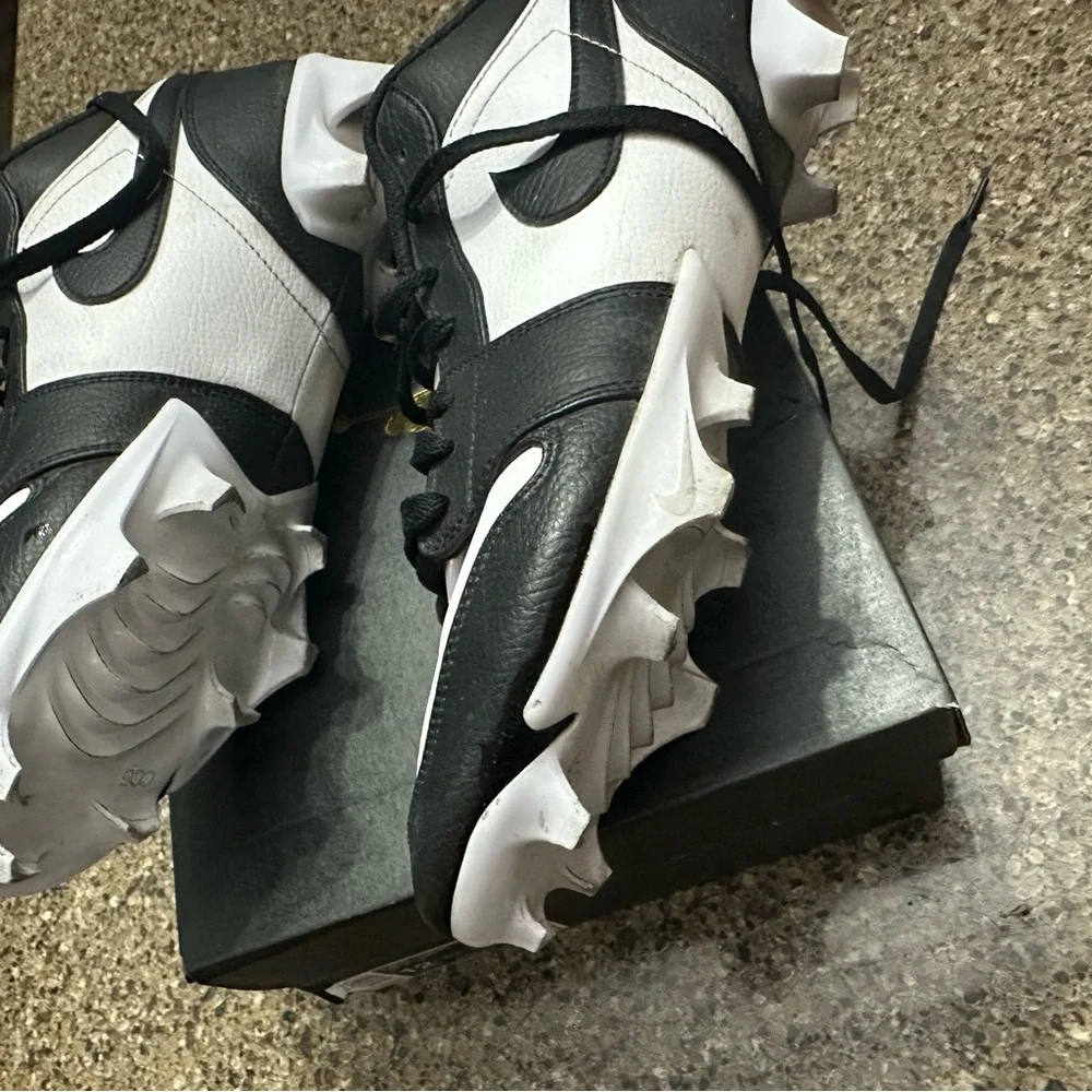 Nike Black & White Jordan 1 Low Football Cleats